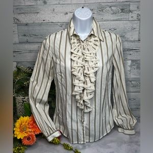Long sleeve ruffled top.